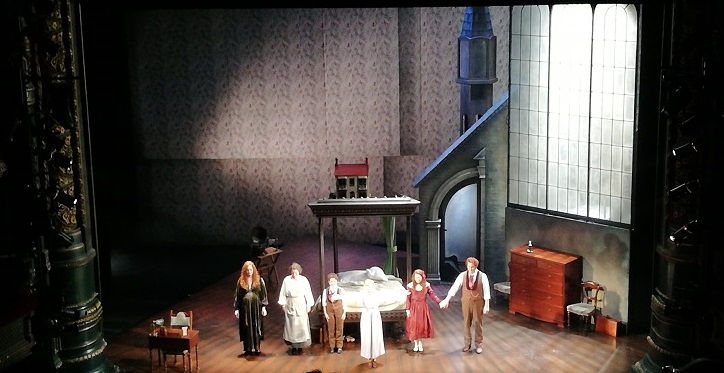 The Turn of the screw, finale. The actors bow to applause