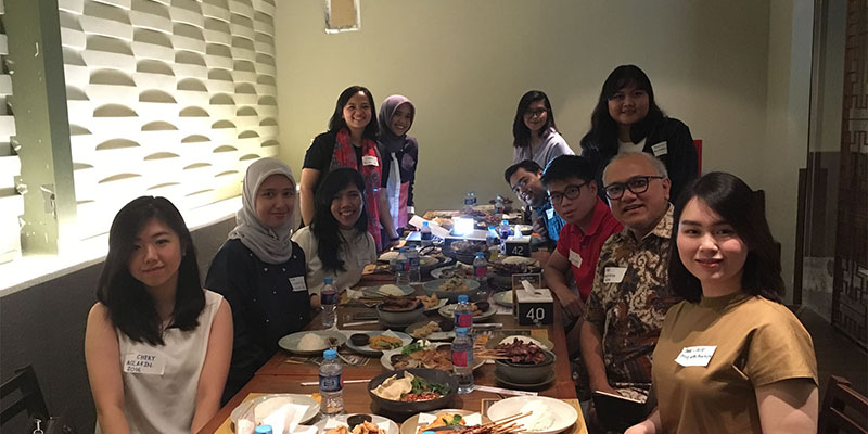An interactive social meeting of Business School alumni in Jakarta, Indonesia