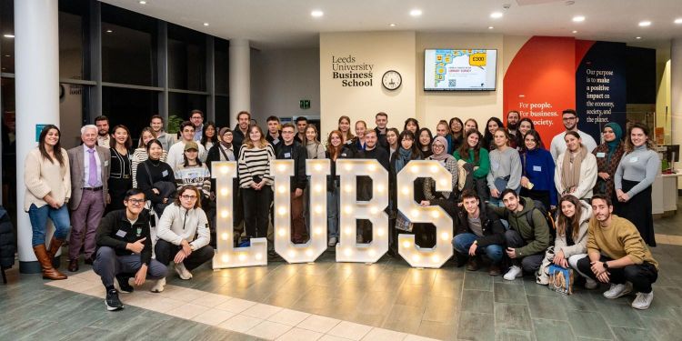 Incoming Exchange Students Receive Warm Welcome from Leeds University Business School 