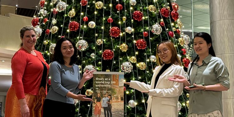 Hanoi alumni reconnect and share memories of Leeds