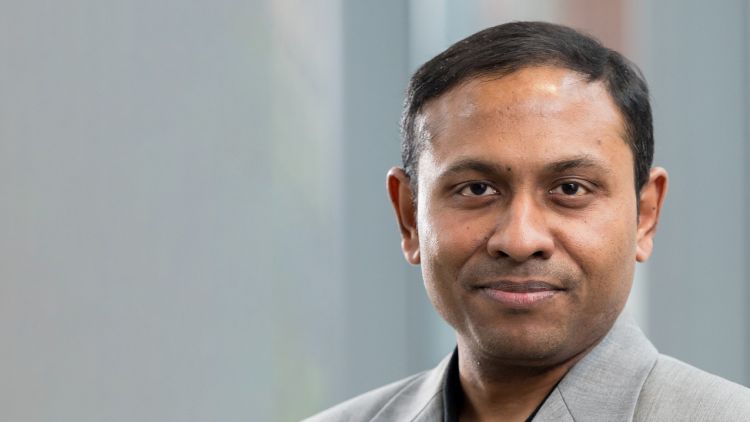 Headshot of Suman Seth