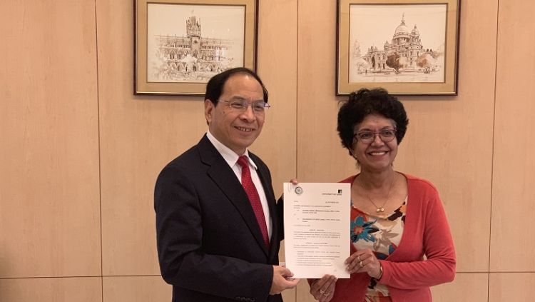 Business School signs MOU with prestigious Indian Institute of Management: Calcutta
